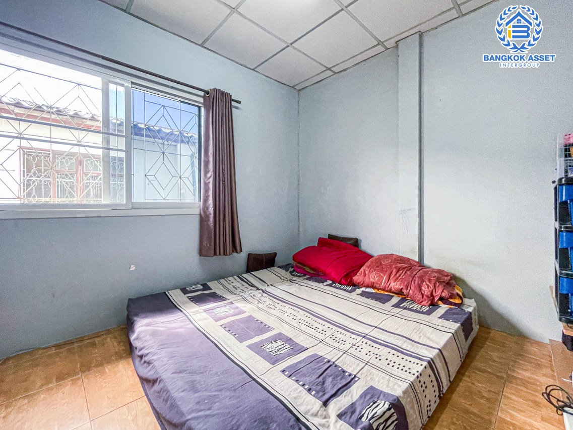 *****ทาวน์เฮ้าส์มือสอง นนทบุรี ม.ปิยวรารมย์3 บ้านกล้วย-ไทรน้อย เนื้อที่ 16 ตร.ว. ฟังก์ชัน 2 ห้องนอน 2 ห้องน้ำ 1 ที่จอดรถ สภาพภายในสวย ในราคาสุดคุ้ม ฟรี! เครื่องปรับอากาศ 2 เครื่อง บนทำเลแห่งการเดินทาง เชื่อมต่อถนนกาญจนาภิเษก, ถนนบ้านกล้วย-ไทรน้อย, ถนนรัตนาธิเบศร์ จองเลย!