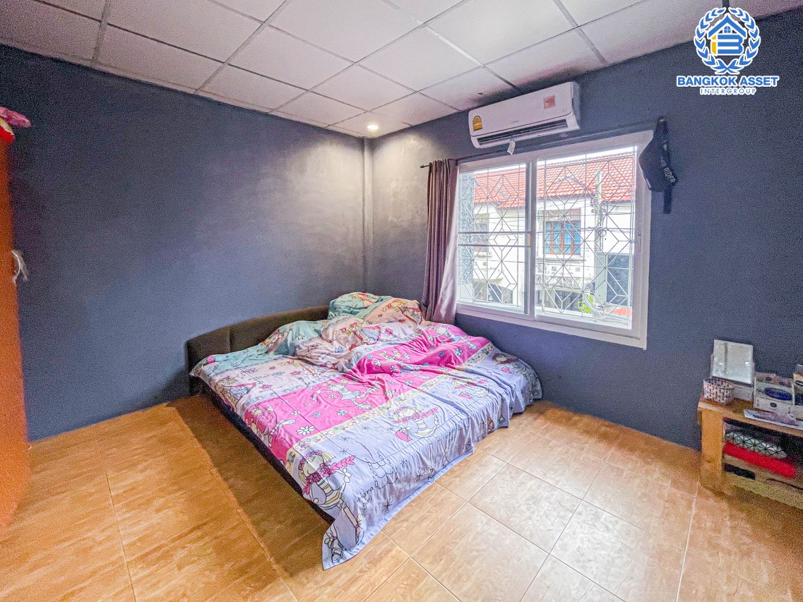 *****ทาวน์เฮ้าส์มือสอง นนทบุรี ม.ปิยวรารมย์3 บ้านกล้วย-ไทรน้อย เนื้อที่ 16 ตร.ว. ฟังก์ชัน 2 ห้องนอน 2 ห้องน้ำ 1 ที่จอดรถ สภาพภายในสวย ในราคาสุดคุ้ม ฟรี! เครื่องปรับอากาศ 2 เครื่อง บนทำเลแห่งการเดินทาง เชื่อมต่อถนนกาญจนาภิเษก, ถนนบ้านกล้วย-ไทรน้อย, ถนนรัตนาธิเบศร์ จองเลย!