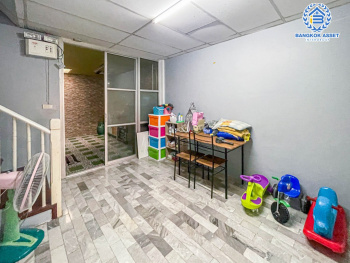 *****ทาวน์เฮ้าส์มือสอง นนทบุรี ม.ปิยวรารมย์3 บ้านกล้วย-ไทรน้อย เนื้อที่ 16 ตร.ว. ฟังก์ชัน 2 ห้องนอน 2 ห้องน้ำ 1 ที่จอดรถ สภาพภายในสวย ในราคาสุดคุ้ม ฟรี! เครื่องปรับอากาศ 2 เครื่อง บนทำเลแห่งการเดินทาง เชื่อมต่อถนนกาญจนาภิเษก, ถนนบ้านกล้วย-ไทรน้อย, ถนนรัตนาธิเบศร์ จองเลย!