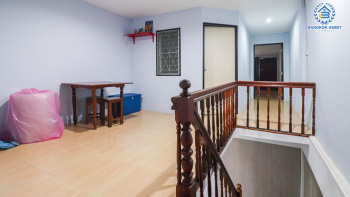 *****ทาวน์เฮ้าส์มือสอง ม.เรวดี3 รัตนาธิเบศร์ เนื้อที่กว้าง 25 ตารางวา สะอาด สภาพดี พร้อมขาย กับฟังก์ชัน 3 ห้องนอน 2 ห้องน้ำ 1 ที่จอดรถ พิเศษฟรี! 2 เครื่องปรับอากาศ ทำเลทอง โครงการติดถนนใหญ่ เดินทางสะดวก ใกล้โครงการรถไฟฟ้าสายสีม่วง "สถานีกระทรวงสาธารณสุข" และห้างสรรพสินค้า "เซ็นทรัลรัตนาธิเบศร์"