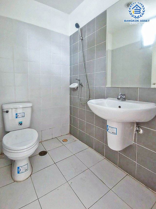 ทาวน์เฮ้าส์มือสอง ม.อารียา เดอะคัลเลอร์1 ลาดปลาเค้า เนื้อที่เกือบ 19 ตร.ว. ฟังก์ชัน 3 ห้องนอน 2 ห้องน้ำ 1 ที่จอดรถ บ้านแต่งใหม่สวยพร้อมเข้าอยู่ บนทำเลดี เชื่อมต่อถนนรามอินทรา, ถนนประเสริฐมนูกิจ, ถนนพหลโยธิน ใกล้รถไฟฟ้าสายสีเขียว "สถานีบางบัว" และทางด่วน "เอกมัย-รามอินทรา"