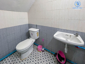 *****อาคารพาณิชย์มือสองกรุงเทพมหานคร อาคารพาณิชย์ซอยเคหะร่มเกล้า เนื้อที่กว้าง 25 ตร.ว. ฟังก์ชัน 4 ห้องนอน 4 ห้องน้ำ 1 ที่จอดรถ ติดถนนเคหะร่มเกล้า ลงทุนเปิดเป็นร้านอาหาร หรือที่อยู่อาศัยได้สบาย เชื่อมต่อถนนรามคำแหง, ถนนราษฎร์พัฒนา, ถนนร่มเกล้า