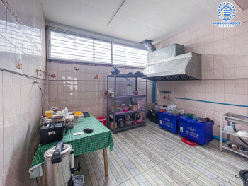 *****อาคารพาณิชย์มือสองกรุงเทพมหานคร อาคารพาณิชย์ซอยเคหะร่มเกล้า เนื้อที่กว้าง 25 ตร.ว. ฟังก์ชัน 4 ห้องนอน 4 ห้องน้ำ 1 ที่จอดรถ ติดถนนเคหะร่มเกล้า ลงทุนเปิดเป็นร้านอาหาร หรือที่อยู่อาศัยได้สบาย เชื่อมต่อถนนรามคำแหง, ถนนราษฎร์พัฒนา, ถนนร่มเกล้า