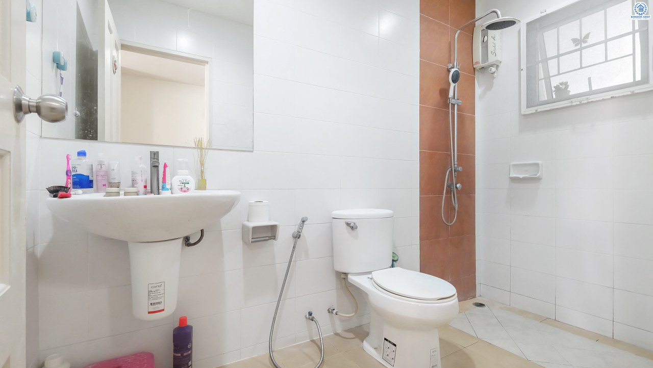 *****ทาวน์เฮ้าส์มือสองนนทบุรี ม.ปริญลักษณ์ไลท์ ราชพฤกษ์-พระราม5 ต่อเติมครบ พร้อมอยู่ บนเนื้อที่ 19.4 ตร.ว. ฟังก์ชัน 3 ห้องนอน 2 ห้องน้ำ 2 ที่จอดรถ ทำเลดีที่สุด ติด ถ.ราชพฤกษ์ ใกล้รถไฟฟ้าสายสีม่วง "สถานีบางรักน้อยท่าอิฐ" และทางด่วน "ศรีรัช" ในราคาพิเศษสุด!