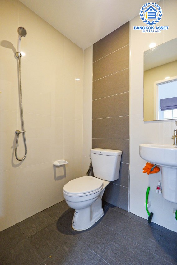 *****ทาวน์เฮ้าส์มือสอง นนทบุรี ม.กัสโต้ ราชพฤกษ์-พระราม5 บนเนื้อที่ 17.9 ตร.ว. ฟังก์ชัน 3 ห้องนอน 2 ห้องน้ำ 2 ที่จอดรถ ต่อเติมจัดเต็ม พร้อมเข้าอยู่ได้เลย ตั้งบนทำเลเดินทางสะดวก เพียง 15 นาทีก็ถึงรถไฟฟ้าสายสีม่วง "สถานีแยกติวานนท์" ใกล้เซ็นทรัล รัตนาธิเบศร์ และทางด่วน "ศรีรัชใหม่"