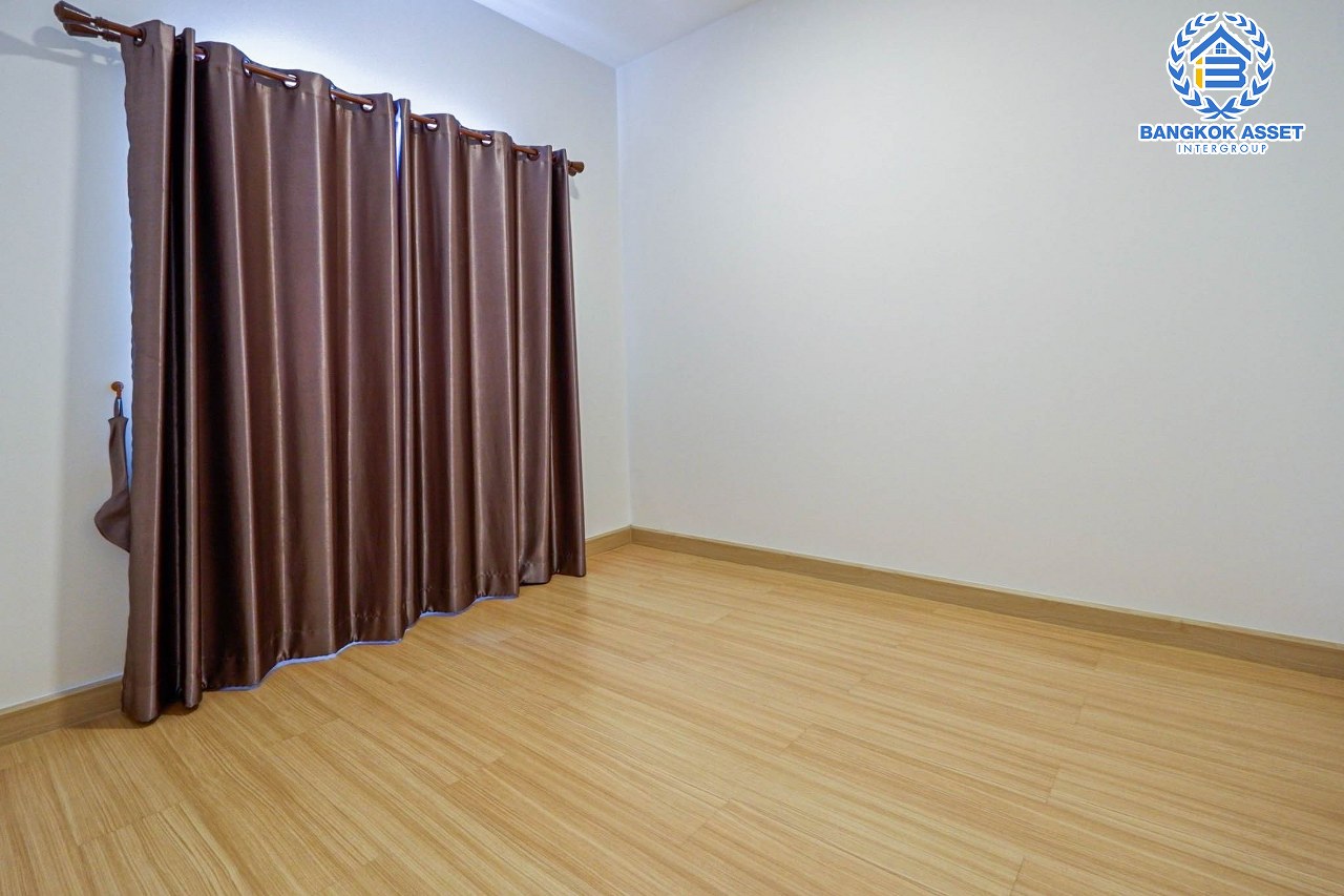 *****ทาวน์เฮ้าส์มือสอง นนทบุรี ม.กัสโต้ ราชพฤกษ์-พระราม5 บนเนื้อที่ 17.9 ตร.ว. ฟังก์ชัน 3 ห้องนอน 2 ห้องน้ำ 2 ที่จอดรถ ต่อเติมจัดเต็ม พร้อมเข้าอยู่ได้เลย ตั้งบนทำเลเดินทางสะดวก เพียง 15 นาทีก็ถึงรถไฟฟ้าสายสีม่วง "สถานีแยกติวานนท์" ใกล้เซ็นทรัล รัตนาธิเบศร์ และทางด่วน "ศรีรัชใหม่"