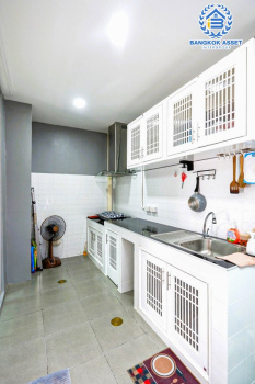 *****ทาวน์เฮ้าส์มือสอง นนทบุรี ม.กัสโต้ ราชพฤกษ์-พระราม5 บนเนื้อที่ 17.9 ตร.ว. ฟังก์ชัน 3 ห้องนอน 2 ห้องน้ำ 2 ที่จอดรถ ต่อเติมจัดเต็ม พร้อมเข้าอยู่ได้เลย ตั้งบนทำเลเดินทางสะดวก เพียง 15 นาทีก็ถึงรถไฟฟ้าสายสีม่วง "สถานีแยกติวานนท์" ใกล้เซ็นทรัล รัตนาธิเบศร์ และทางด่วน "ศรีรัชใหม่"