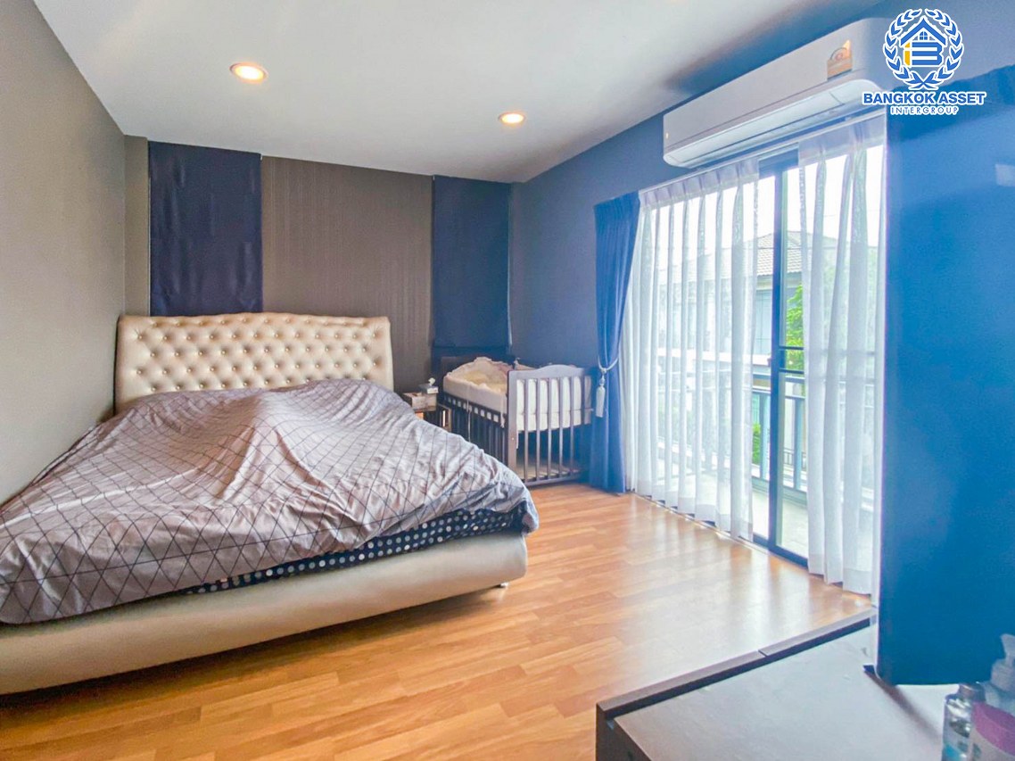 *****บ้านเดี่ยวมือสอง นนทบุรี ม.เซนโทร เวสต์เกต กาญจนาภิเษก บ้านคุณภาพจากแบรนด์ AP เนื้อที่มากถึง 51 ตร.ว. ฟังก์ชัน 3 ห้องนอน 3 ห้องน้ำ 2 ที่จอดรถ สภาพสวย พร้อมอยู่ แถมฟรี! เครื่องปรับอากาศ 4 เครื่อง บนทำเลดี ใกล้เซ็นทรัลเวสต์เกต และรถไฟฟ้าสายสีม่วง "สถานีคลองบางไผ่" และจุดขึ้นทางด่วน "งามวงศ์วาน"