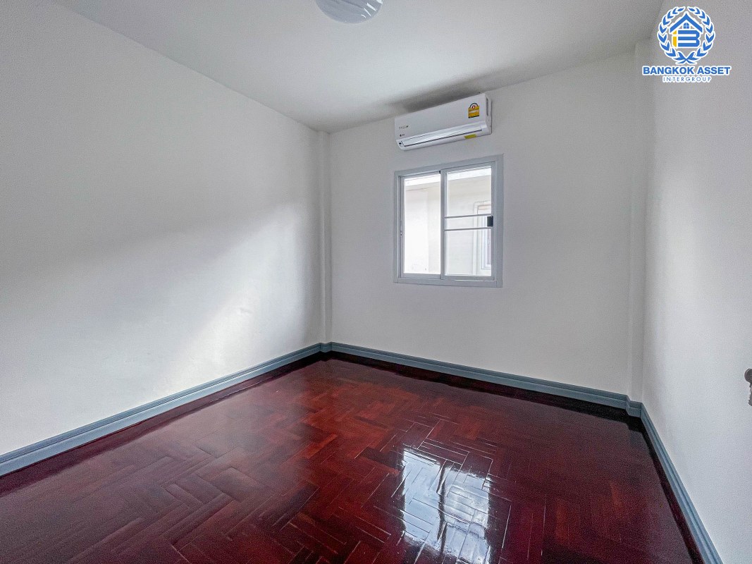 *****ทาวน์เฮ้าส์มือสองนนทบุรี ม.เปี่ยมสุข รัตนาธิเบศร์34 เนื้อที่ 19.5 ตร.ว บ้านสวยมีสไตล์ สีสวยงาม พร้อมฟังก์ชัน 3 ห้องนอน 2 ห้องน้ำ 1 ที่จอดรถ ทำเลทอง เดินทางสะดวก เชื่อมต่อถนนรัตนาธิเบศร์, ถนนสนามบินน้ำ, ถนนสนามบินเลี่ยงเมืองนนทบุรี ใกล้โครงการรถไฟฟ้าสายสีม่วง "สถานีสะพานพระนั่งเกล้า"