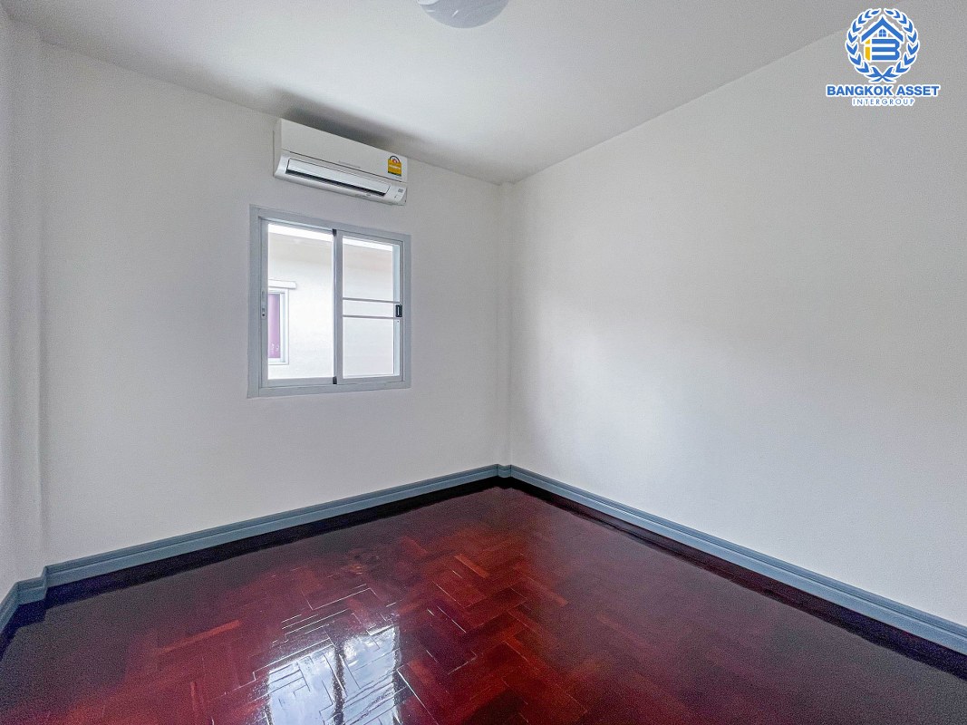 *****ทาวน์เฮ้าส์มือสองนนทบุรี ม.เปี่ยมสุข รัตนาธิเบศร์34 เนื้อที่ 19.5 ตร.ว บ้านสวยมีสไตล์ สีสวยงาม พร้อมฟังก์ชัน 3 ห้องนอน 2 ห้องน้ำ 1 ที่จอดรถ ทำเลทอง เดินทางสะดวก เชื่อมต่อถนนรัตนาธิเบศร์, ถนนสนามบินน้ำ, ถนนสนามบินเลี่ยงเมืองนนทบุรี ใกล้โครงการรถไฟฟ้าสายสีม่วง "สถานีสะพานพระนั่งเกล้า"