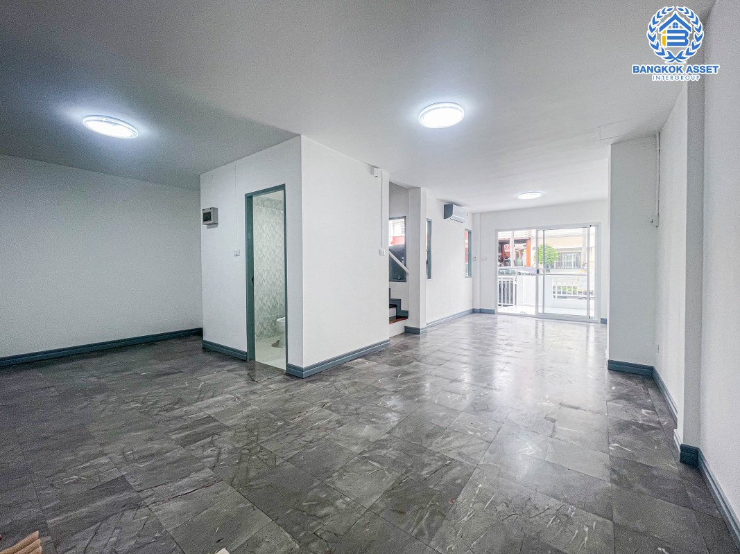 *****ทาวน์เฮ้าส์มือสองนนทบุรี ม.เปี่ยมสุข รัตนาธิเบศร์34 เนื้อที่ 19.5 ตร.ว บ้านสวยมีสไตล์ สีสวยงาม พร้อมฟังก์ชัน 3 ห้องนอน 2 ห้องน้ำ 1 ที่จอดรถ ทำเลทอง เดินทางสะดวก เชื่อมต่อถนนรัตนาธิเบศร์, ถนนสนามบินน้ำ, ถนนสนามบินเลี่ยงเมืองนนทบุรี ใกล้โครงการรถไฟฟ้าสายสีม่วง "สถานีสะพานพระนั่งเกล้า"