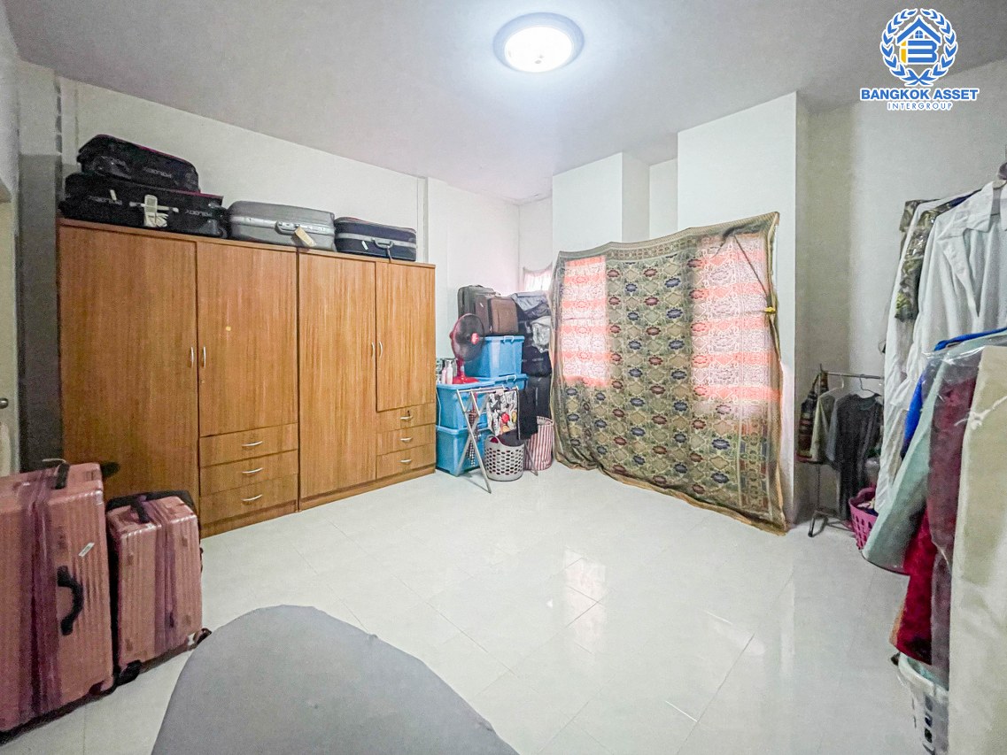 *****ทาวน์โฮมมือสองกรุงเทพฯ ม.บ้านริมสวน ดอนเมือง #หลังมุม เนื้อที่เยอะถึง 22.5 ตร.ว. ฟังก์ชัน 3 ห้องนอน 3 ห้องน้ำ 1 ที่จอดรถ บนทำเลเชื่อมต่อ ถ.แจ้งวัฒนะ, ถ.สรงประภา, ถ.กำแพงเพชร 6 ใกล้ทางด่วน "อุตราภิมุข" และรถไฟฟ้าสายสีแดง "สถานีหลักสี่"