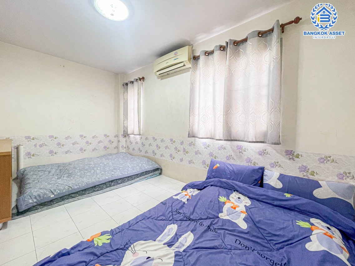 *****ทาวน์โฮมมือสองกรุงเทพฯ ม.บ้านริมสวน ดอนเมือง #หลังมุม เนื้อที่เยอะถึง 22.5 ตร.ว. ฟังก์ชัน 3 ห้องนอน 3 ห้องน้ำ 1 ที่จอดรถ บนทำเลเชื่อมต่อ ถ.แจ้งวัฒนะ, ถ.สรงประภา, ถ.กำแพงเพชร 6 ใกล้ทางด่วน "อุตราภิมุข" และรถไฟฟ้าสายสีแดง "สถานีหลักสี่"