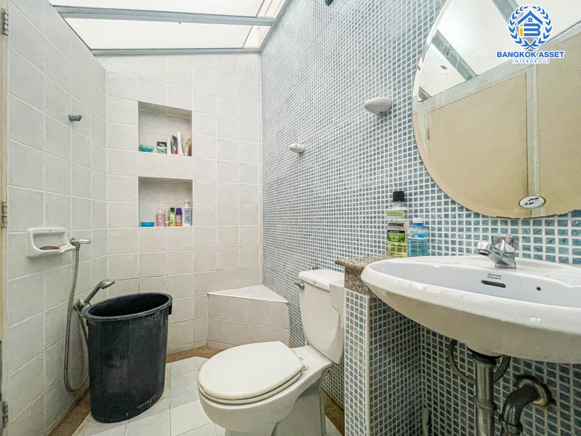 *****ทาวน์โฮมมือสองกรุงเทพฯ ม.บ้านริมสวน ดอนเมือง #หลังมุม เนื้อที่เยอะถึง 22.5 ตร.ว. ฟังก์ชัน 3 ห้องนอน 3 ห้องน้ำ 1 ที่จอดรถ บนทำเลเชื่อมต่อ ถ.แจ้งวัฒนะ, ถ.สรงประภา, ถ.กำแพงเพชร 6 ใกล้ทางด่วน "อุตราภิมุข" และรถไฟฟ้าสายสีแดง "สถานีหลักสี่"