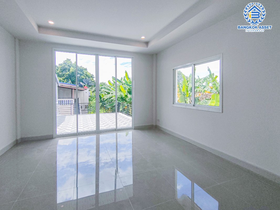 *****ทาวน์เฮ้าส์มือสองกรุงเทพมหานคร ม.รัตนชัยวิลล่า2 แจ้งวัฒนะ เนื้อที่ 51.8 ตร.ว หลังมุม สภาพสวยงาม พร้อมฟังก์ชัน 3 ห้องนอน 2 ห้องน้ำ 1 ที่จอดรถ เหมาะกับทุกการอยู่อาศัย เชื่อมต่อถนนหลายสาย ทำเลทอง! ใกล้สนามบินดอนเมืองและโครงการรถไฟฟ้าสายสีชมพู "สถานีทีโอที"