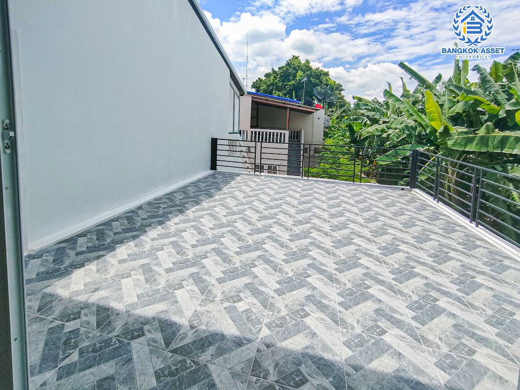 *****ทาวน์เฮ้าส์มือสองกรุงเทพมหานคร ม.รัตนชัยวิลล่า2 แจ้งวัฒนะ เนื้อที่ 51.8 ตร.ว หลังมุม สภาพสวยงาม พร้อมฟังก์ชัน 3 ห้องนอน 2 ห้องน้ำ 1 ที่จอดรถ เหมาะกับทุกการอยู่อาศัย เชื่อมต่อถนนหลายสาย ทำเลทอง! ใกล้สนามบินดอนเมืองและโครงการรถไฟฟ้าสายสีชมพู "สถานีทีโอที"