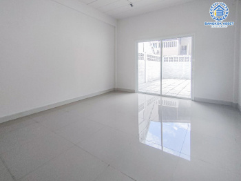 *****ทาวน์เฮ้าส์มือสองกรุงเทพมหานคร ม.รัตนชัยวิลล่า2 แจ้งวัฒนะ เนื้อที่ 51.8 ตร.ว หลังมุม สภาพสวยงาม พร้อมฟังก์ชัน 3 ห้องนอน 2 ห้องน้ำ 1 ที่จอดรถ เหมาะกับทุกการอยู่อาศัย เชื่อมต่อถนนหลายสาย ทำเลทอง! ใกล้สนามบินดอนเมืองและโครงการรถไฟฟ้าสายสีชมพู "สถานีทีโอที"