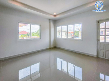 *****ทาวน์เฮ้าส์มือสองกรุงเทพมหานคร ม.รัตนชัยวิลล่า2 แจ้งวัฒนะ เนื้อที่ 51.8 ตร.ว หลังมุม สภาพสวยงาม พร้อมฟังก์ชัน 3 ห้องนอน 2 ห้องน้ำ 1 ที่จอดรถ เหมาะกับทุกการอยู่อาศัย เชื่อมต่อถนนหลายสาย ทำเลทอง! ใกล้สนามบินดอนเมืองและโครงการรถไฟฟ้าสายสีชมพู "สถานีทีโอที"