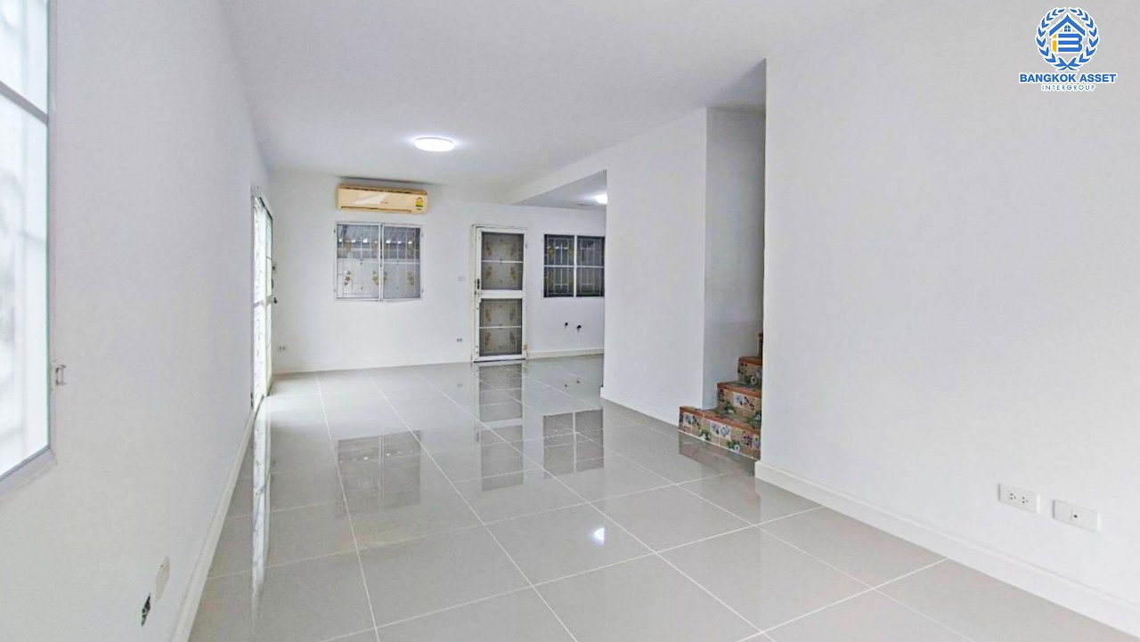 *****ทาวน์เฮ้าส์มือสองนนทบุรี โครงการ พฤกษาวิลล์28 วงแหวน-รัตนาธิเบศร์ หลังมุม เนื้อที่เยอะเกือบเท่าบ้านแฝดถึง 34.7 ตร.ว. ฟังก์ชัน 3 ห้องนอน 2 ห้องน้ำ 1 ที่จอดรถ แถมฟรี! 4 เครื่องปรับอากาศ บนทำเลเยี่ยม 8 นาทีก็ถึงรถไฟฟ้าสายสีม่วง "สถานีตลาดบางใหญ่" และทางด่วน