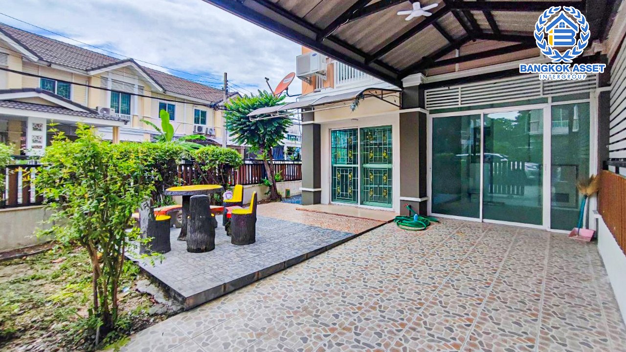 *****ทาวน์เฮ้าส์มือสองนนทบุรี โครงการ พฤกษาวิลล์28 วงแหวน-รัตนาธิเบศร์ หลังมุม เนื้อที่เยอะเกือบเท่าบ้านแฝดถึง 34.7 ตร.ว. ฟังก์ชัน 3 ห้องนอน 2 ห้องน้ำ 1 ที่จอดรถ แถมฟรี! 4 เครื่องปรับอากาศ บนทำเลเยี่ยม 8 นาทีก็ถึงรถไฟฟ้าสายสีม่วง "สถานีตลาดบางใหญ่" และทางด่วน