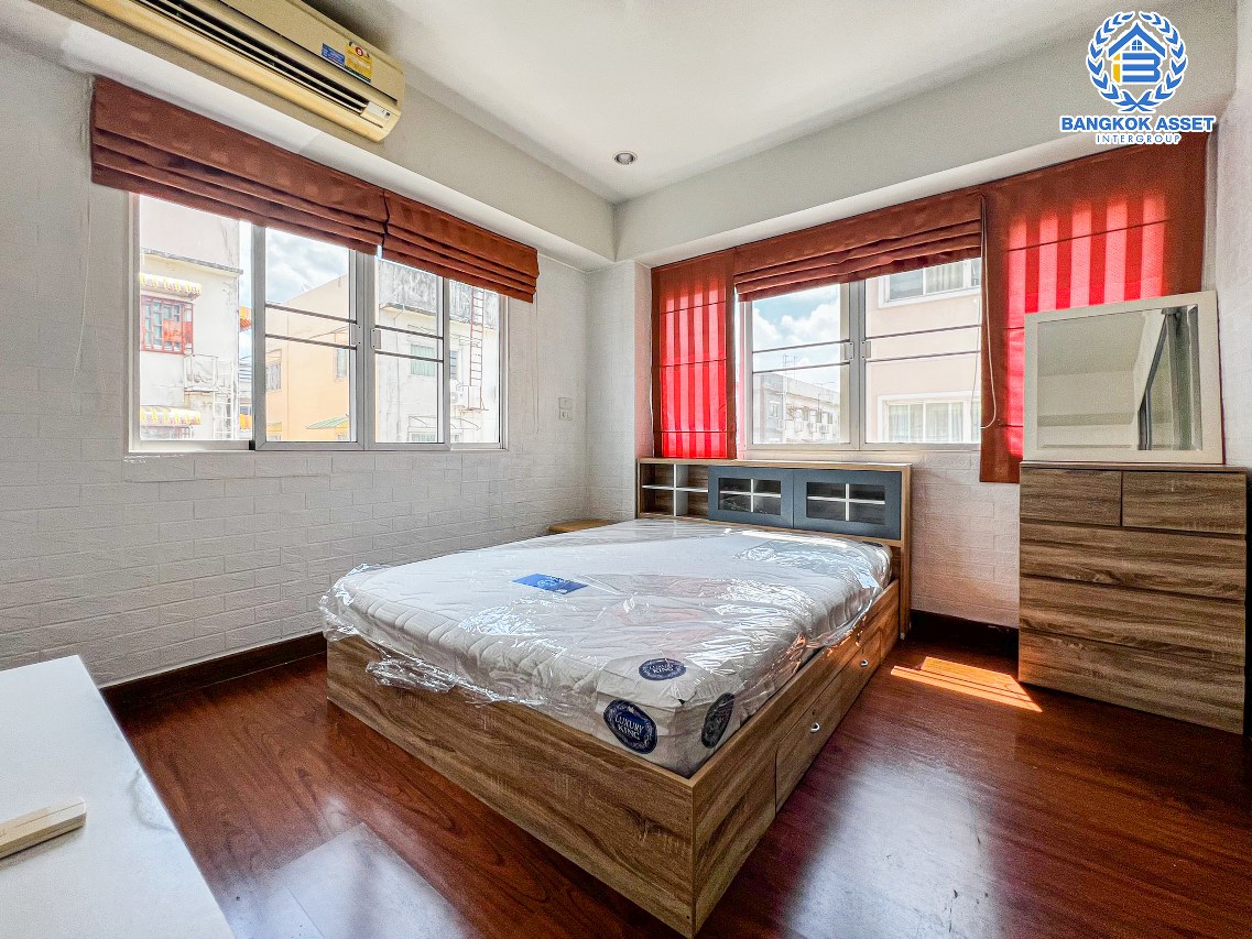 คอนโดมิเนียมมือสอง กรุงเทพมหานคร แฮปปี้คอนโด ดอนเมือง ห้องมุม เนื้อที่ 37.86 ตร.ว. ฟังก์ชัน 1 ห้องนอน 1 ห้องน้ำ 1 ที่จอดรถ พื้นที่ใช้สอยภายในกว้างขวาง แถม! เฟอร์นิเจอร์ครบพร้อมอยู่ บนทำเลเดินทางสะดวก เชื่อมต่อสนามบินดอนเมือง ใกล้รถไฟฟ้าสายสีแดง "สถานีดอนเมือง" และทางด่วน "อุตราภิมุข"