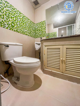 คอนโดมิเนียมมือสอง กรุงเทพมหานคร แฮปปี้คอนโด ดอนเมือง ห้องมุม เนื้อที่ 37.86 ตร.ว. ฟังก์ชัน 1 ห้องนอน 1 ห้องน้ำ 1 ที่จอดรถ พื้นที่ใช้สอยภายในกว้างขวาง แถม! เฟอร์นิเจอร์ครบพร้อมอยู่ บนทำเลเดินทางสะดวก เชื่อมต่อสนามบินดอนเมือง ใกล้รถไฟฟ้าสายสีแดง "สถานีดอนเมือง" และทางด่วน "อุตราภิมุข"