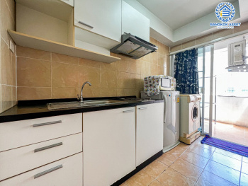 คอนโดมิเนียมมือสอง กรุงเทพมหานคร แฮปปี้คอนโด ดอนเมือง ห้องมุม เนื้อที่ 37.86 ตร.ว. ฟังก์ชัน 1 ห้องนอน 1 ห้องน้ำ 1 ที่จอดรถ พื้นที่ใช้สอยภายในกว้างขวาง แถม! เฟอร์นิเจอร์ครบพร้อมอยู่ บนทำเลเดินทางสะดวก เชื่อมต่อสนามบินดอนเมือง ใกล้รถไฟฟ้าสายสีแดง "สถานีดอนเมือง" และทางด่วน "อุตราภิมุข"