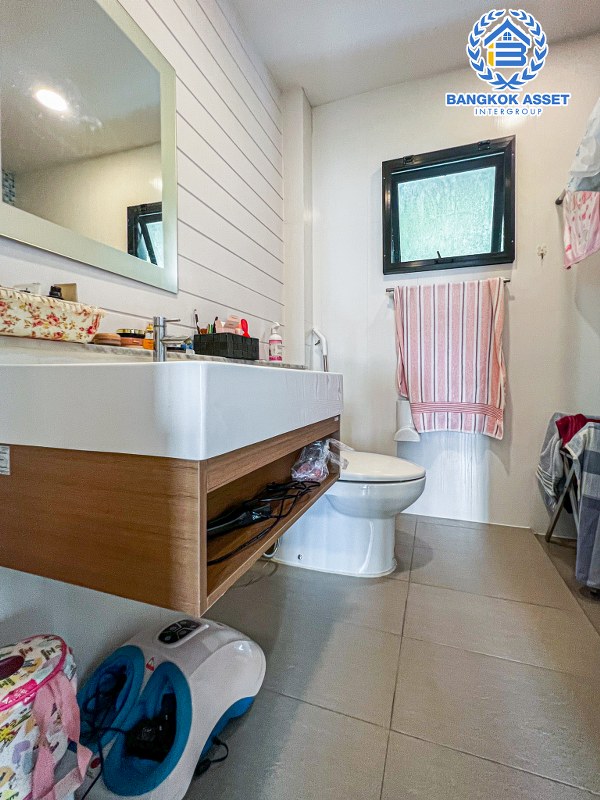 *****บ้านเดี่ยวมือสองกรุงเทพมหานคร จากโครงการสกาย ดอนเมือง-สรงประภา เนื้อที่ 52 ตร.ว บ้านสภาพดี ใหม่ พร้อมเข้าอยู่ ฟังก์ชัน 3 ห้องนอน 3 ห้องน้ำ 2 ที่จอดรถ พิเศษฟรี! 4 เครื่องปรับอากาศ ทำเลทอง! เดินทางสะดวก ใกล้สนามบินดอนเมืองและโครงกาารรถไฟฟ้าสายสีแดง "สถานีดอนเมือง"