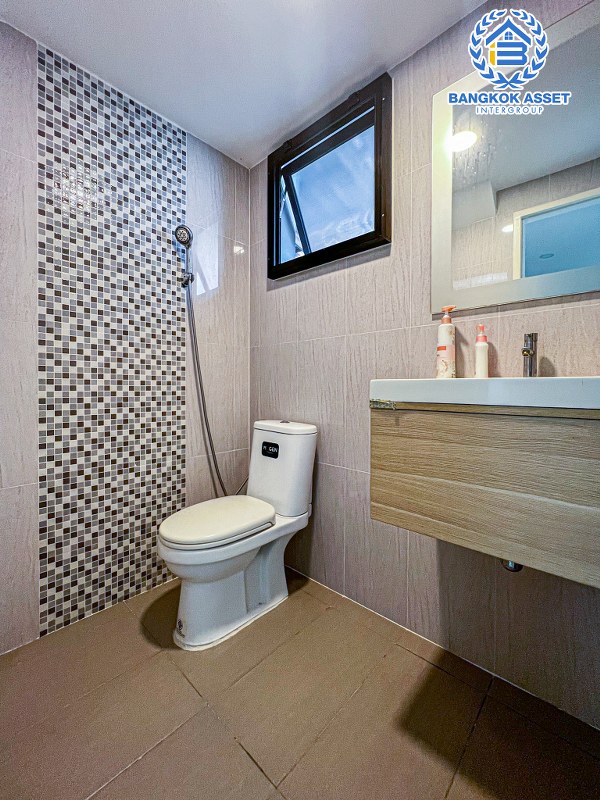 *****บ้านเดี่ยวมือสองกรุงเทพมหานคร จากโครงการสกาย ดอนเมือง-สรงประภา เนื้อที่ 52 ตร.ว บ้านสภาพดี ใหม่ พร้อมเข้าอยู่ ฟังก์ชัน 3 ห้องนอน 3 ห้องน้ำ 2 ที่จอดรถ พิเศษฟรี! 4 เครื่องปรับอากาศ ทำเลทอง! เดินทางสะดวก ใกล้สนามบินดอนเมืองและโครงกาารรถไฟฟ้าสายสีแดง "สถานีดอนเมือง"