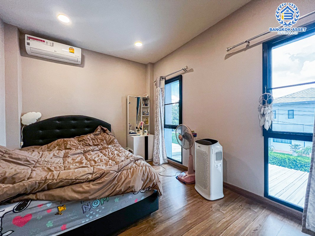 *****บ้านเดี่ยวมือสองกรุงเทพมหานคร จากโครงการสกาย ดอนเมือง-สรงประภา เนื้อที่ 52 ตร.ว บ้านสภาพดี ใหม่ พร้อมเข้าอยู่ ฟังก์ชัน 3 ห้องนอน 3 ห้องน้ำ 2 ที่จอดรถ พิเศษฟรี! 4 เครื่องปรับอากาศ ทำเลทอง! เดินทางสะดวก ใกล้สนามบินดอนเมืองและโครงกาารรถไฟฟ้าสายสีแดง "สถานีดอนเมือง"