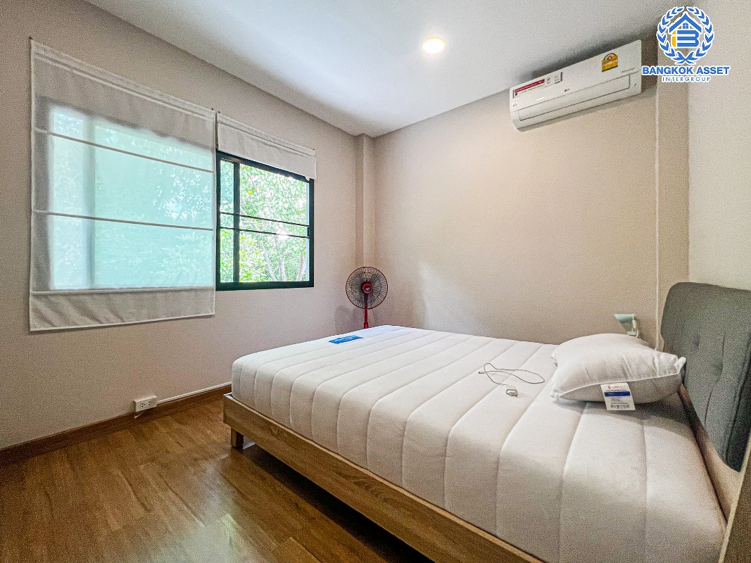 *****บ้านเดี่ยวมือสองกรุงเทพมหานคร จากโครงการสกาย ดอนเมือง-สรงประภา เนื้อที่ 52 ตร.ว บ้านสภาพดี ใหม่ พร้อมเข้าอยู่ ฟังก์ชัน 3 ห้องนอน 3 ห้องน้ำ 2 ที่จอดรถ พิเศษฟรี! 4 เครื่องปรับอากาศ ทำเลทอง! เดินทางสะดวก ใกล้สนามบินดอนเมืองและโครงกาารรถไฟฟ้าสายสีแดง "สถานีดอนเมือง"