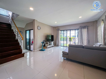 *****บ้านเดี่ยวมือสองกรุงเทพมหานคร จากโครงการสกาย ดอนเมือง-สรงประภา เนื้อที่ 52 ตร.ว บ้านสภาพดี ใหม่ พร้อมเข้าอยู่ ฟังก์ชัน 3 ห้องนอน 3 ห้องน้ำ 2 ที่จอดรถ พิเศษฟรี! 4 เครื่องปรับอากาศ ทำเลทอง! เดินทางสะดวก ใกล้สนามบินดอนเมืองและโครงกาารรถไฟฟ้าสายสีแดง "สถานีดอนเมือง"