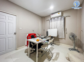 *****บ้านเดี่ยวมือสองกรุงเทพมหานคร จากโครงการสกาย ดอนเมือง-สรงประภา เนื้อที่ 52 ตร.ว บ้านสภาพดี ใหม่ พร้อมเข้าอยู่ ฟังก์ชัน 3 ห้องนอน 3 ห้องน้ำ 2 ที่จอดรถ พิเศษฟรี! 4 เครื่องปรับอากาศ ทำเลทอง! เดินทางสะดวก ใกล้สนามบินดอนเมืองและโครงกาารรถไฟฟ้าสายสีแดง "สถานีดอนเมือง"