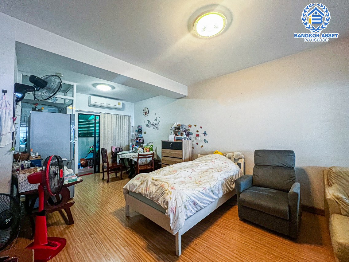 *****ทาวน์โฮมมือสองกรุงเทพมหานคร โครงการ บ้านใหม่2 พุทธบูชา เนื้อที่ 19.6 ตร.ว. ฟังก์ชัน 3 ห้องนอน 3 ห้องน้ำ 2 ที่จอดรถ บ้านใกล้สวน อยู่ต้นซอย ตกแต่งพร้อมอยู่ บนทำเลเชื่อมต่อถนนพุทธบูชา, ถนนประชาอุทิศ, ถนนพระะราม2 ใกล้จุดขึ้นทางด่วน "สุขสวัสดิ์" จองเลย!