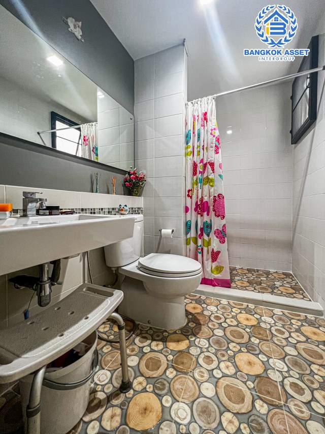 *****ทาวน์โฮมมือสองกรุงเทพมหานคร โครงการ บ้านใหม่2 พุทธบูชา เนื้อที่ 19.6 ตร.ว. ฟังก์ชัน 3 ห้องนอน 3 ห้องน้ำ 2 ที่จอดรถ บ้านใกล้สวน อยู่ต้นซอย ตกแต่งพร้อมอยู่ บนทำเลเชื่อมต่อถนนพุทธบูชา, ถนนประชาอุทิศ, ถนนพระะราม2 ใกล้จุดขึ้นทางด่วน "สุขสวัสดิ์" จองเลย!