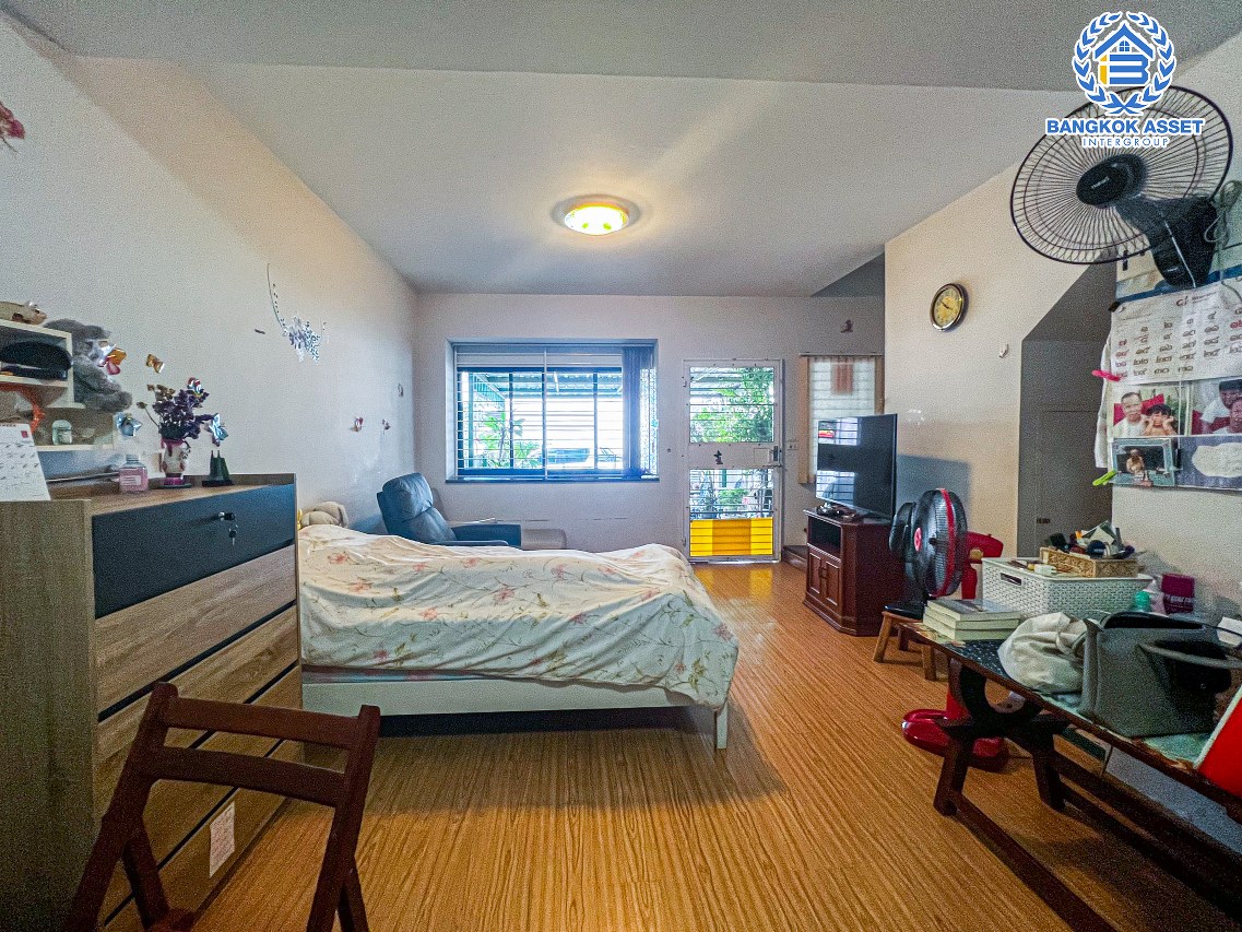 *****ทาวน์โฮมมือสองกรุงเทพมหานคร โครงการ บ้านใหม่2 พุทธบูชา เนื้อที่ 19.6 ตร.ว. ฟังก์ชัน 3 ห้องนอน 3 ห้องน้ำ 2 ที่จอดรถ บ้านใกล้สวน อยู่ต้นซอย ตกแต่งพร้อมอยู่ บนทำเลเชื่อมต่อถนนพุทธบูชา, ถนนประชาอุทิศ, ถนนพระะราม2 ใกล้จุดขึ้นทางด่วน "สุขสวัสดิ์" จองเลย!