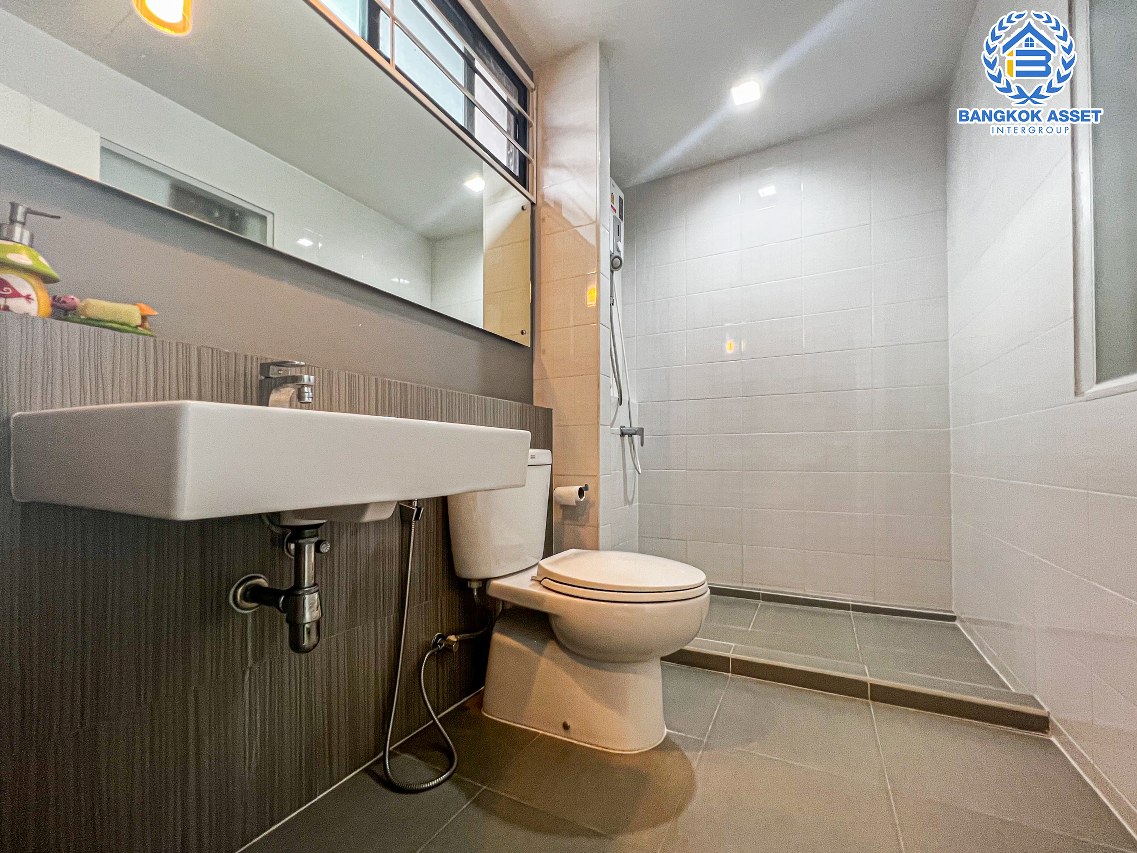 *****ทาวน์โฮมมือสองกรุงเทพมหานคร โครงการ บ้านใหม่2 พุทธบูชา เนื้อที่ 19.6 ตร.ว. ฟังก์ชัน 3 ห้องนอน 3 ห้องน้ำ 2 ที่จอดรถ บ้านใกล้สวน อยู่ต้นซอย ตกแต่งพร้อมอยู่ บนทำเลเชื่อมต่อถนนพุทธบูชา, ถนนประชาอุทิศ, ถนนพระะราม2 ใกล้จุดขึ้นทางด่วน "สุขสวัสดิ์" จองเลย!