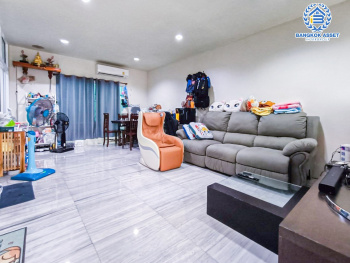 *****ทาวน์โฮมมือสอง นนทบุรี หมู่บ้านธาราดี ราชพฤกษ์ เนื้อที่กว้าง 21.90 ตร.ว. ฟังก์ชัน 3 ห้องนอน 4 ห้องน้ำ ที่จอดรถ 2 คัน บ้านสวย แต่งสไตล์โมเดิร์น แถมฟรี! เครื่องปรับอากาศ อยู่บนทำเลแห่งการเดินทาง เชื่อมต่อถนนราชพฤกษ์, ถนนติวานนท์ ใกล้รถไฟฟ้าสายสีม่วง "สถานีบางรักน้อยท่าอิฐ" และทางด่วน "ศรีรัช"