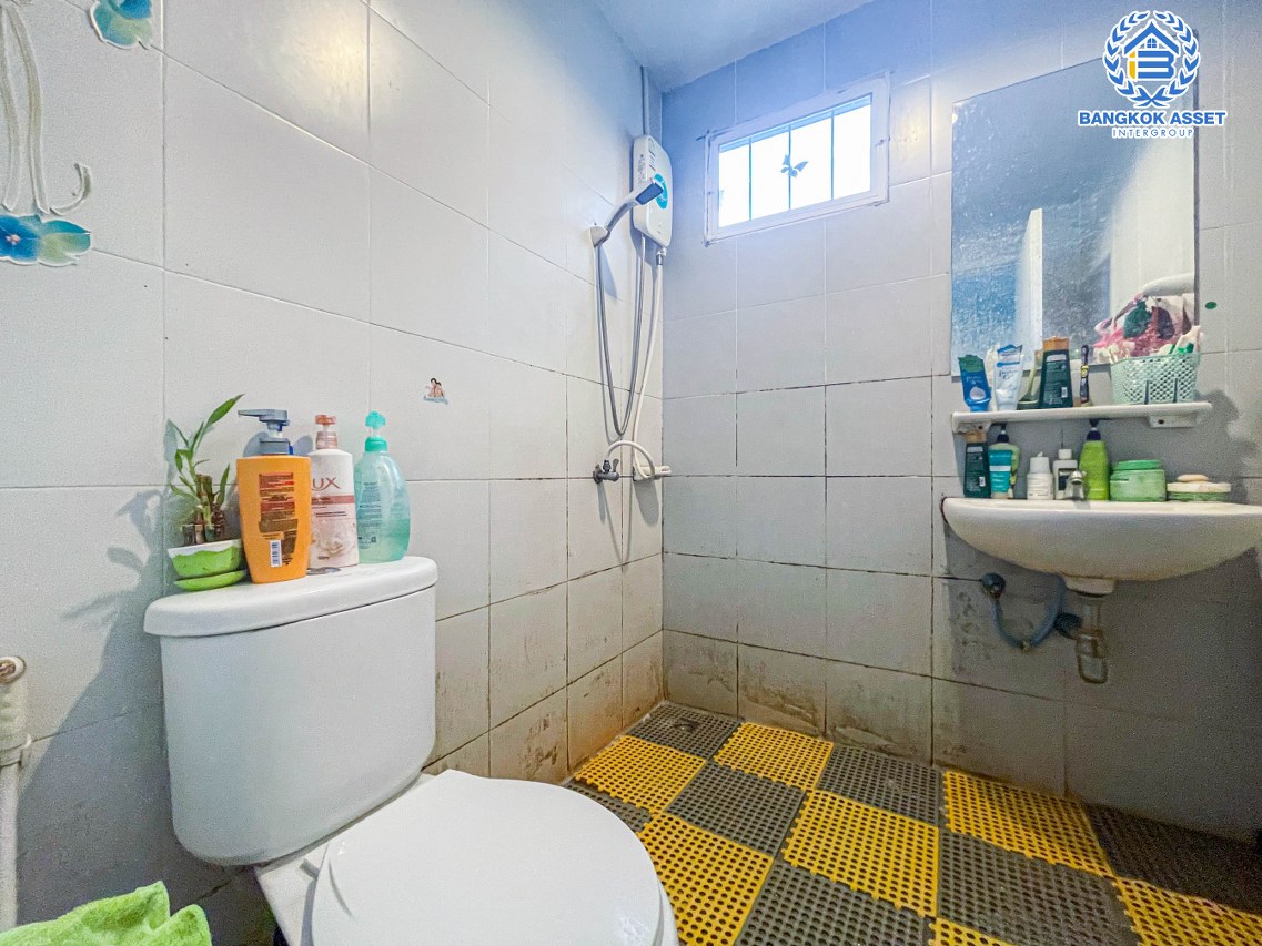 *****ทาวน์เฮ้าส์มือสองนนทบุรี โครงการ พฤกษา54 วงแหวนฯ-คลองถนน #หลังมุม เนื้อที่กว้างถึง 24.6 ตร.ว. ฟังก์ชัน 3 ห้องนอน 2 ห้องน้ำ 1 ที่จอดรถ มีพื้นที่บริเวณข้างบ้าน บนทำเลเยี่ยม เชื่อมต่อ ถนนกาญจนาภิเษก, ถนนรัตนาธิเบศร์ ใกล้รถไฟฟ้าสายม่วง "สถานีคลองบางไผ่" และทางด่วน