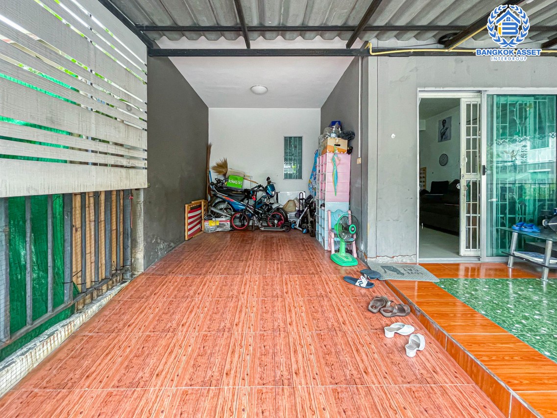 *****ทาวน์เฮ้าส์มือสองนนทบุรี โครงการ พฤกษา54 วงแหวนฯ-คลองถนน #หลังมุม เนื้อที่กว้างถึง 24.6 ตร.ว. ฟังก์ชัน 3 ห้องนอน 2 ห้องน้ำ 1 ที่จอดรถ มีพื้นที่บริเวณข้างบ้าน บนทำเลเยี่ยม เชื่อมต่อ ถนนกาญจนาภิเษก, ถนนรัตนาธิเบศร์ ใกล้รถไฟฟ้าสายม่วง "สถานีคลองบางไผ่" และทางด่วน