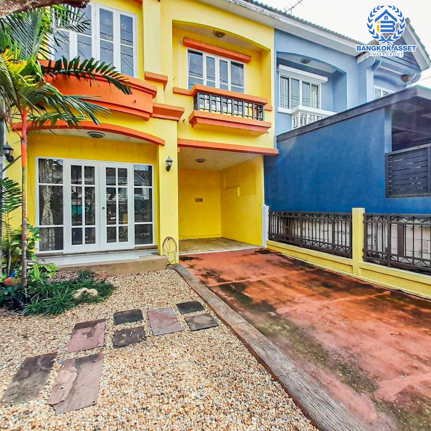 *****ทาวน์เฮ้าส์มือสองนนทบุรี โครงการ บุศรินทร์ วงแหวน-รัตนาธิเบศร์ เนื้อที่กว้างขวางถึง 26.2 ตร.ว. ฟังก์ชัน 3 ห้องนอน 2 ห้องน้ำ 2 ที่จอดรถ แถมฟรี! 1 เครื่องปรับอากาศ บนทำเลเดินทางสะดวก ใกล้รถไฟฟ้า "สถานีคลองบางไผ่" และจุดขึ้นทางด่วน "แจ้งวัฒนะ" จองเลย!