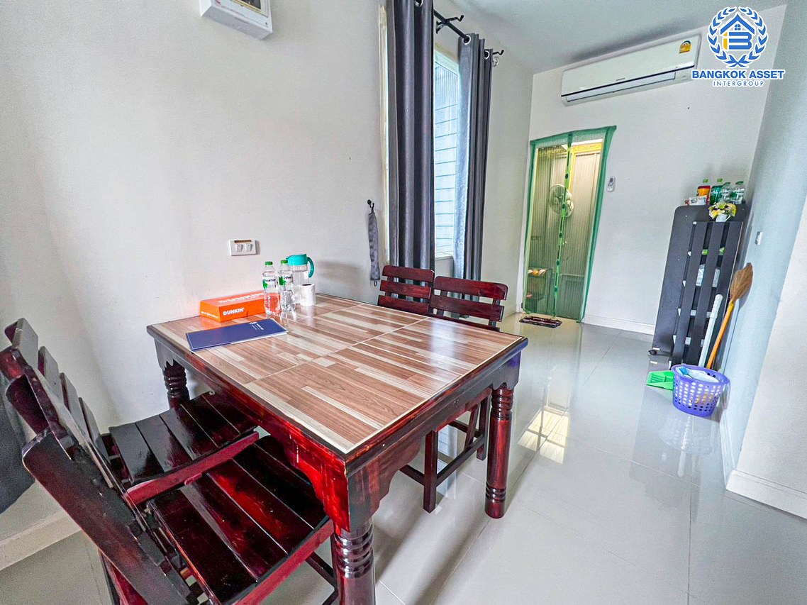 บ้านแฝดมือสองปทุมธานี โครงการ ปิ่นฤทัย รังสิต-นครนายก เนื้อที่กว้างถึง 35 ตร.ว. ฟังก์ชัน 2 ห้องนอน 2 ห้องน้ำ 1 ที่จอดรถ แถมฟรี! 4 เครื่องปรับอากาศ, 1 เครื่องทำน้ำอุ่น บนทำเลดี เชื่อมต่อถนนคลองหลวง, ถนนคลองสาม, ถนนวงแหวนรอบนอก, ถนนรังสิต-นครนายก...