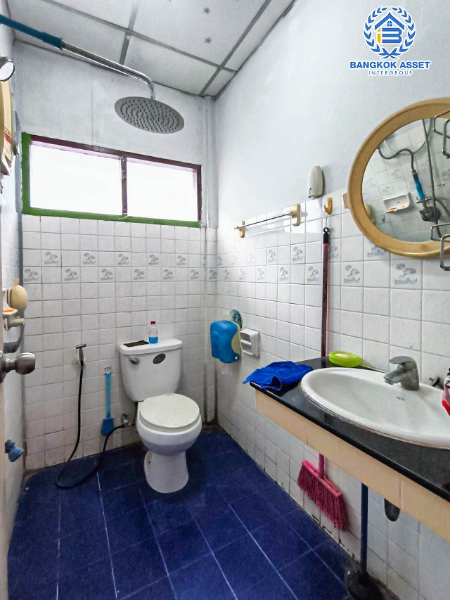 *****ทาวน์เฮ้าส์มือสองกรุงเทพมหานคร โครงการ ณัฐกานต์ พหลโยธิน #หลังมุม เนื้อที่กว้างขวางถึง 29.3 ตร.ว. พร้อมฟังก์ชัน 3 ห้องนอน 2 ห้องน้ำ 1 ที่จอดรถ บ้านสภาพดี บนทำเลใกล้สนามบินดอนเมือง เพียง 12 นาทีก็ถึงรถไฟฟ้าสายสีเขียว "สถานีสะพานใหม่" จองเลย!