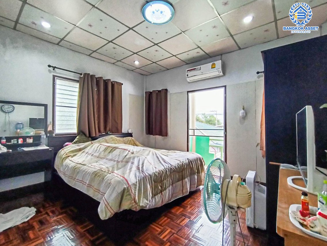 *****ทาวน์เฮ้าส์มือสองกรุงเทพมหานคร โครงการ ณัฐกานต์ พหลโยธิน #หลังมุม เนื้อที่กว้างขวางถึง 29.3 ตร.ว. พร้อมฟังก์ชัน 3 ห้องนอน 2 ห้องน้ำ 1 ที่จอดรถ บ้านสภาพดี บนทำเลใกล้สนามบินดอนเมือง เพียง 12 นาทีก็ถึงรถไฟฟ้าสายสีเขียว "สถานีสะพานใหม่" จองเลย!