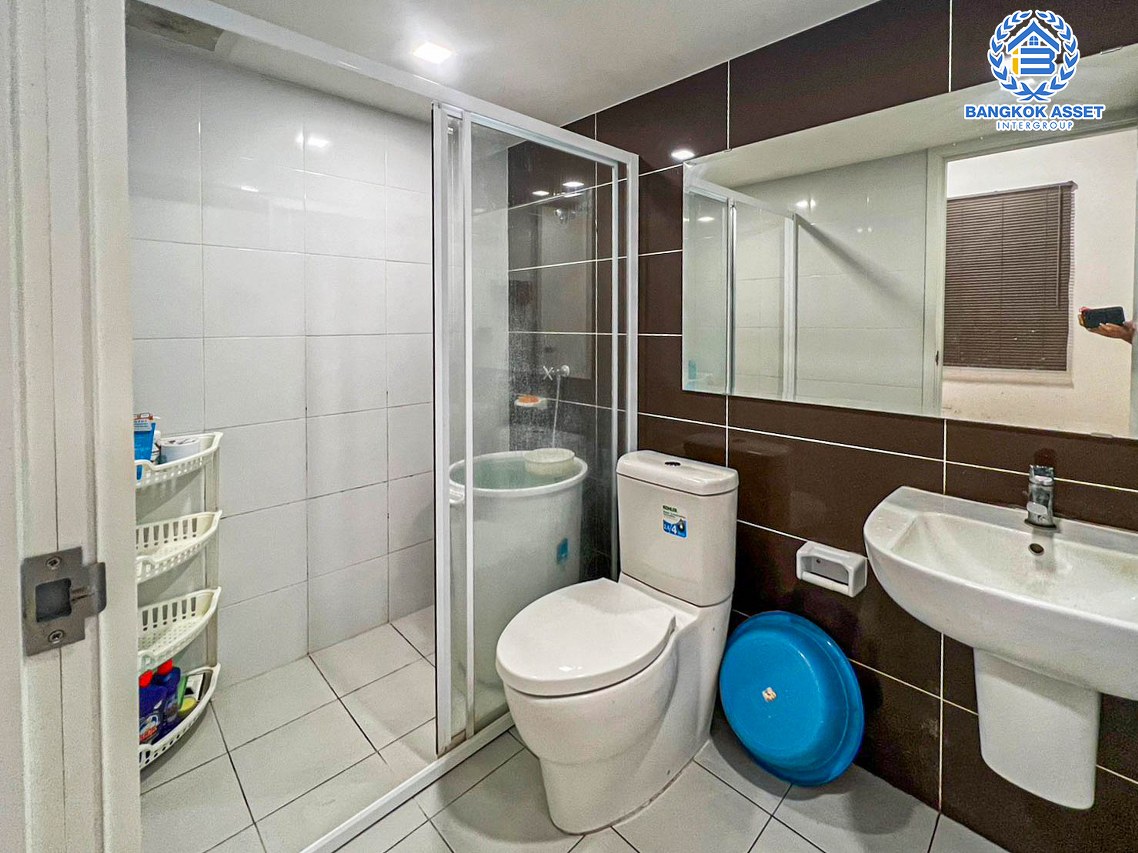 *****ทาวน์เฮ้าส์มือสองปทุมธานี โครงการ เดอะคอนเนค49 รังสิต-คลองสอง #หลังมุม เนื้อที่กว้างถึง 27.4 ตร.ว. ฟังก์ชัน 4 ห้องนอน 2 ห้องน้ำ 2 ที่จอดรถ บ้านสภาพใหม่ น่าอยู่มาก บนทำเลแห่งการเดินทาง ใกล้รถไฟฟ้าสายสีแดง "สถานีมหาวิทยาลัยธรรมศาสตร์" และทางด่วน "ดอนเมืองโทลเวย์"