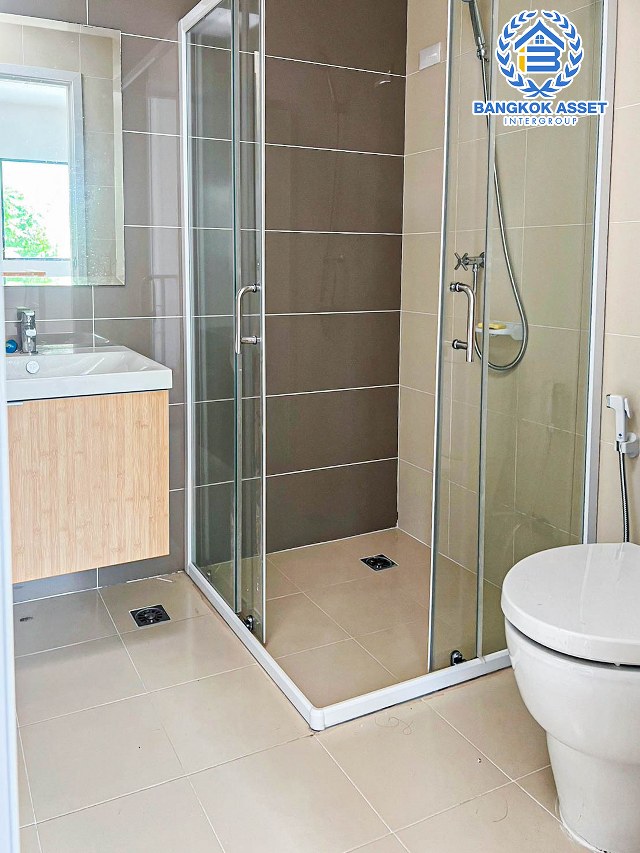 *****ทาวน์เฮ้าส์มือสองปทุมธานี โครงการ เดอะคอนเนค49 รังสิต-คลองสอง #หลังมุม เนื้อที่กว้างถึง 27.4 ตร.ว. ฟังก์ชัน 4 ห้องนอน 2 ห้องน้ำ 2 ที่จอดรถ บ้านสภาพใหม่ น่าอยู่มาก บนทำเลแห่งการเดินทาง ใกล้รถไฟฟ้าสายสีแดง "สถานีมหาวิทยาลัยธรรมศาสตร์" และทางด่วน "ดอนเมืองโทลเวย์"