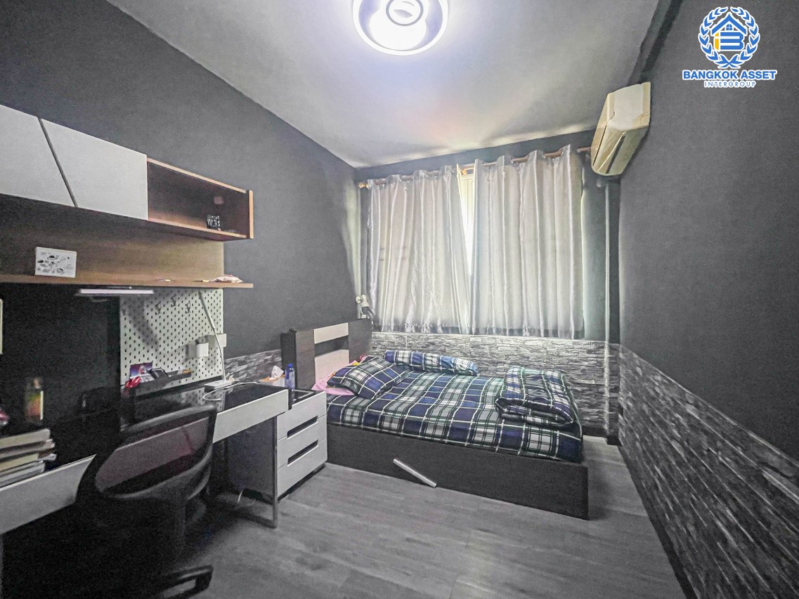 *****อาคารพาณิชย์มือสอง 4 ชั้น ติดถนนวงศ์สว่าง สภาพภายในสวย เนื้อที่ 15.50 ตร.ว. ฟังก์ชัน 4 ห้องนอน ทำเลดีตั้งอยู่บนย่านชุมชน เหมาะสำหรับการลงทุนทำธุรกิจ เดินทางง่ายเข้า-ออกได้ทั้ง ถนนวงศ์สว่าง, รัตนาธิเบศร์, ถนนประชาชื่น ใกล้ทางด่วน "ศรีรัช"