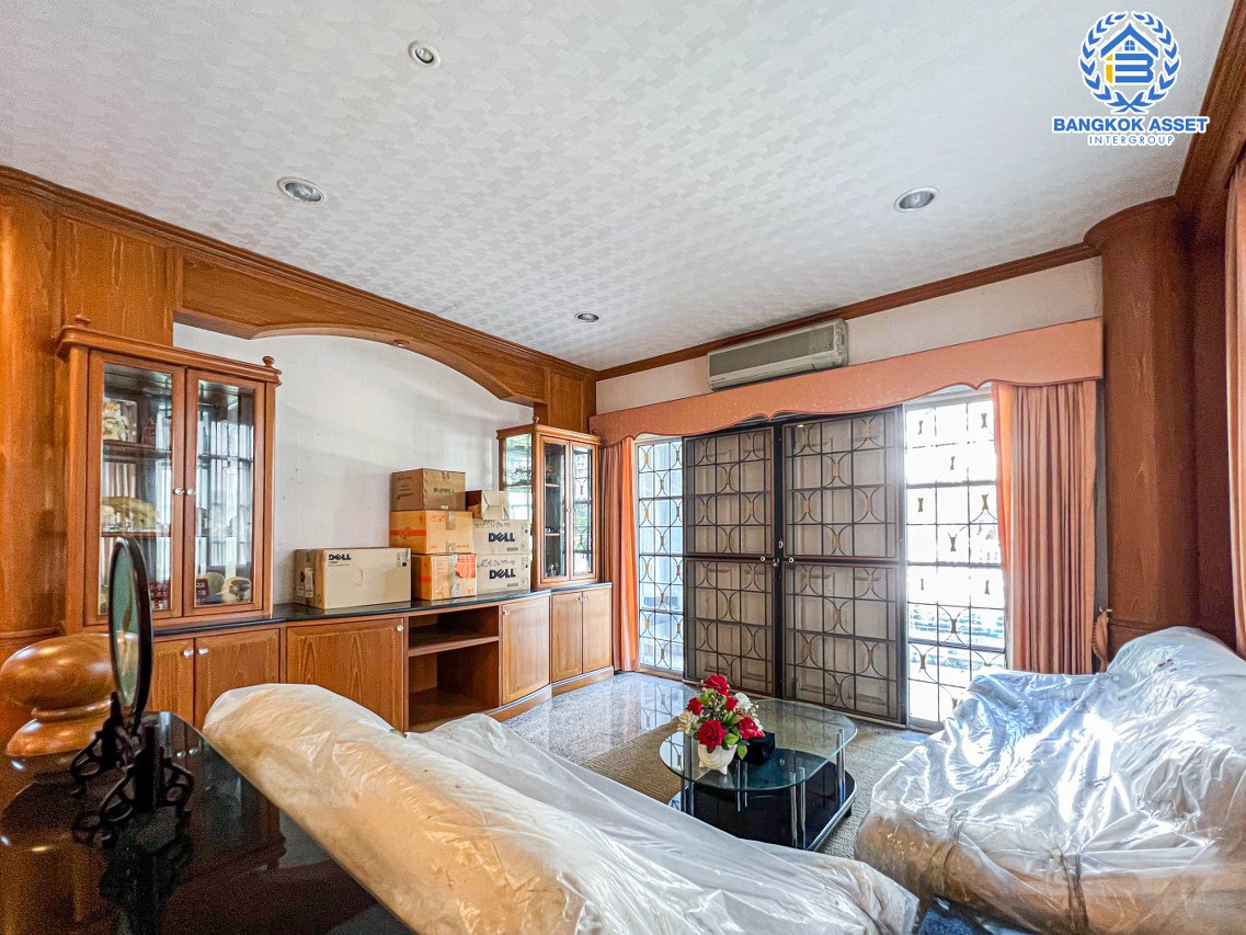 *****บ้านเดี่ยวมือสองนนทบุรี โครงการ เพอร์เฟคเพลส ไทรม้า เนื้อที่กว้างขวางถึง 60 ตร.ว. ฟังก์ชัน 3 ห้องนอน 4 ห้องน้ำ ที่จอดรถ 2 คัน ต่อเติมภายในสวย มีห้องน้ำในตัวทุกห้องนอน บนทำเลแห่งการเดินทาง ใกล้รถไฟฟ้าสายสีม่วง "สถานีบางรักน้อยท่าอิฐ" และทางด่วน "งามวงศ์วาน" จองเลย!