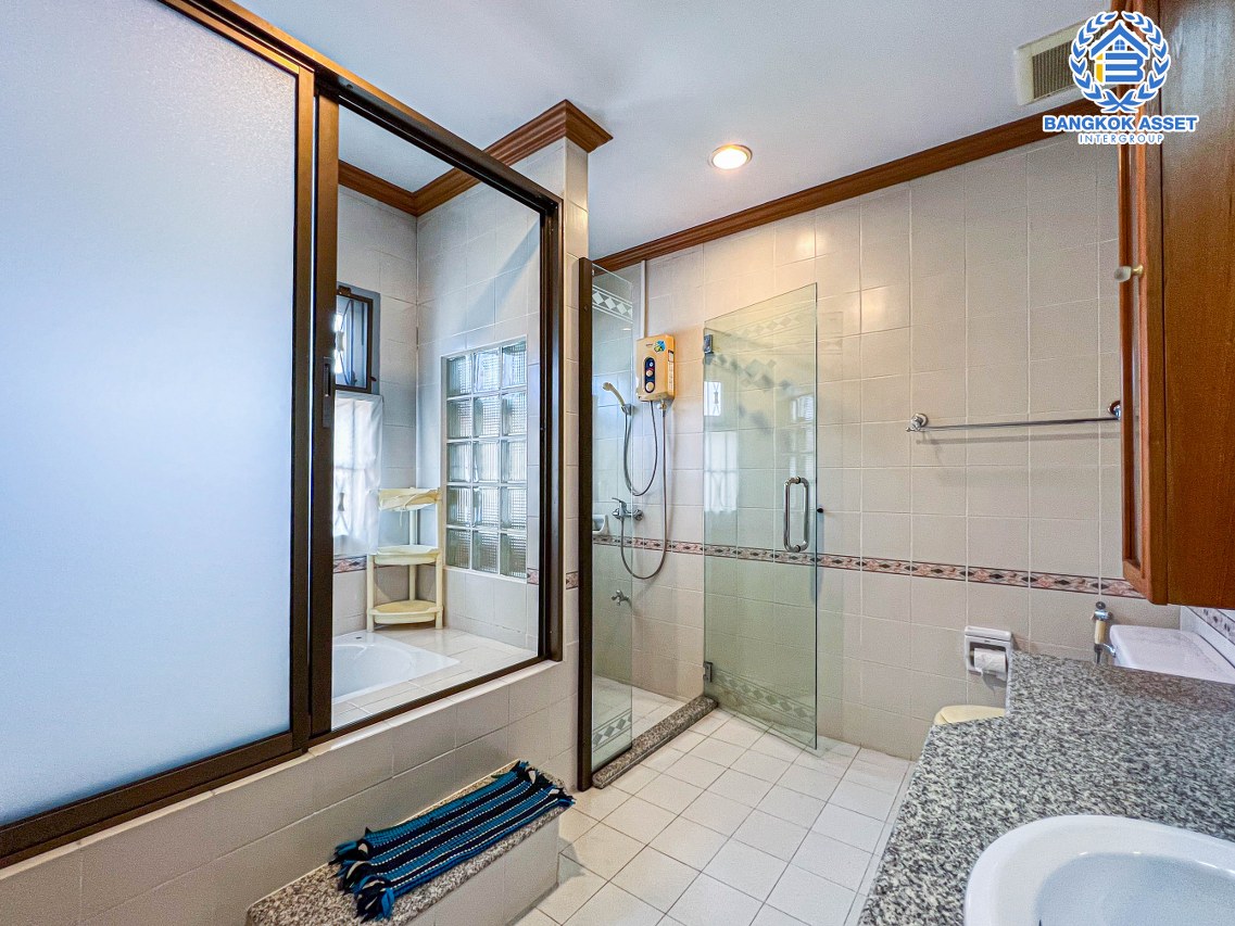 *****บ้านเดี่ยวมือสองนนทบุรี โครงการ เพอร์เฟคเพลส ไทรม้า เนื้อที่กว้างขวางถึง 60 ตร.ว. ฟังก์ชัน 3 ห้องนอน 4 ห้องน้ำ ที่จอดรถ 2 คัน ต่อเติมภายในสวย มีห้องน้ำในตัวทุกห้องนอน บนทำเลแห่งการเดินทาง ใกล้รถไฟฟ้าสายสีม่วง "สถานีบางรักน้อยท่าอิฐ" และทางด่วน "งามวงศ์วาน" จองเลย!