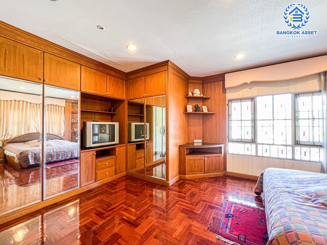 *****บ้านเดี่ยวมือสองนนทบุรี โครงการ เพอร์เฟคเพลส ไทรม้า เนื้อที่กว้างขวางถึง 60 ตร.ว. ฟังก์ชัน 3 ห้องนอน 4 ห้องน้ำ ที่จอดรถ 2 คัน ต่อเติมภายในสวย มีห้องน้ำในตัวทุกห้องนอน บนทำเลแห่งการเดินทาง ใกล้รถไฟฟ้าสายสีม่วง "สถานีบางรักน้อยท่าอิฐ" และทางด่วน "งามวงศ์วาน" จองเลย!